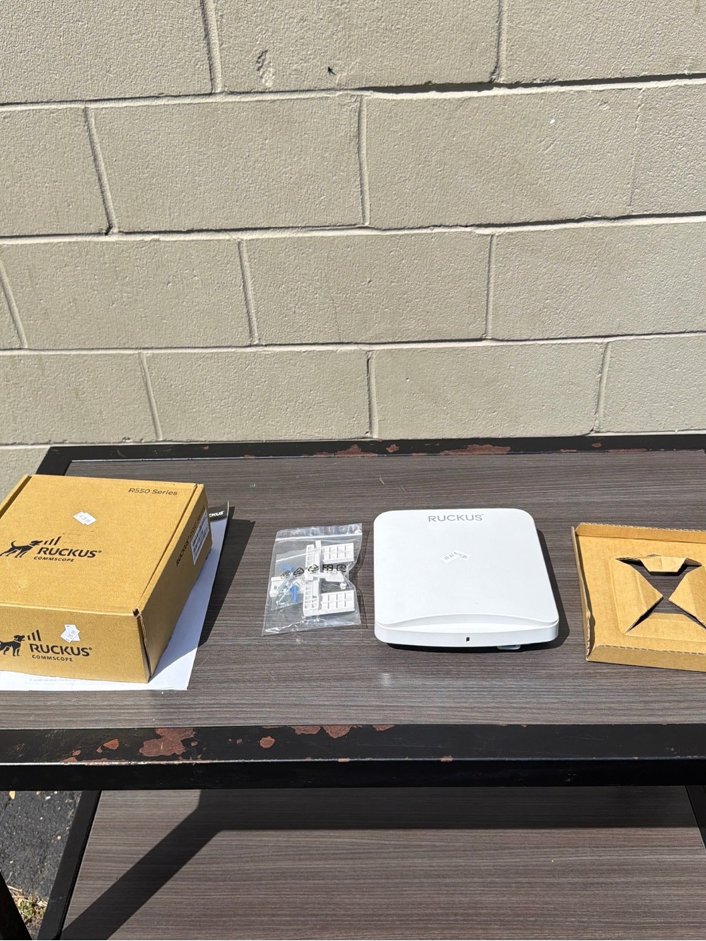 Ruckus R550 901R550US00 Wireless Access Point Used Great!! Condition